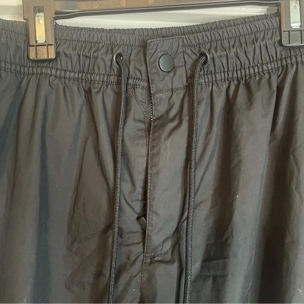 Vintage Y2K Men’s Nike Track Pants Sz S Nylon Joggers Button Closure Zip Pocket